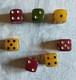 7 Dés à Jouer Ancien, Vintage En Bakélite Rouge, Jaune, Vert 2 Cm, Bar 421