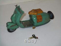 AE474 SCOOTER MIC M-I-C 1953 OYONNAX Tin Wind-up Scooter Vespa Motorcycle RARE