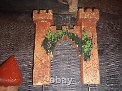 Ancien Château fort en Bois peint démontable Bon Dufour MANQUES -36x24x11 cm