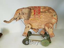 Ancien Eléphant, Jouet en bois à tirer ou à pousser des années 30 CIJ