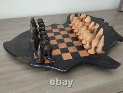 Ancien Jeux d'échecs Africain sculpté à la main original complet