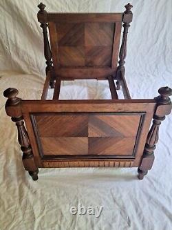 Ancien Lit En Bois pour poupée Jouet Vintage