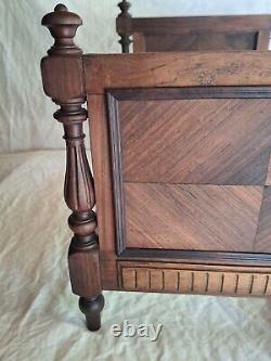 Ancien Lit En Bois pour poupée Jouet Vintage