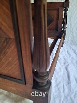 Ancien Lit En Bois pour poupée Jouet Vintage