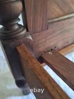 Ancien Lit En Bois pour poupée Jouet Vintage