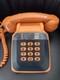 Ancien Téléphone Orange Casimir Vintage à Clavier Numérique Années 70