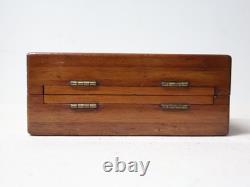 Ancien jeu d'échecs de voyage anglais boite acajou et laiton pions en os teinté