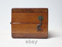 Ancien jeu d'échecs de voyage anglais boite acajou et laiton pions en os teinté