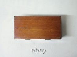 Ancien jeu d'échecs de voyage anglais boite acajou et laiton pions en os teinté