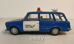 Ancien jeux, jouet en tôle Rico Fiat 124 Break police municipale
