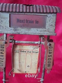 Ancien kiosque indicateur de direction train gare en tôle ep 19 ème allemand