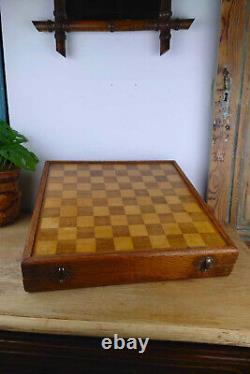 Ancienne Boîte de Jeu en Bois Marqueté Élégance Vintage