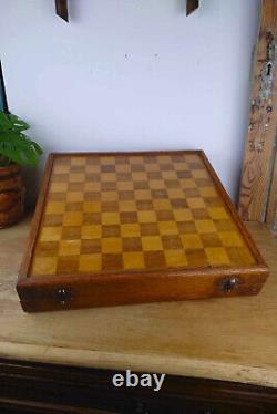 Ancienne Boîte de Jeu en Bois Marqueté Élégance Vintage