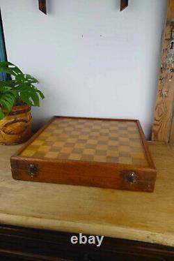 Ancienne Boîte de Jeu en Bois Marqueté Élégance Vintage