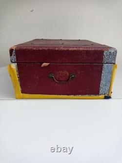 Ancienne Mallette de Jeux Caisse Le Nain Jaune Circa 1900