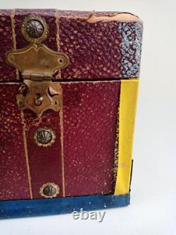 Ancienne Mallette de Jeux Caisse Le Nain Jaune Circa 1900