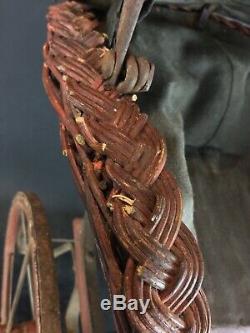 Ancienne XIXE charrette pour poupée poupon en bois, osier et fer forgé