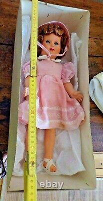 Ancienne rare poupée Gégé dans sa boite d'origine rose