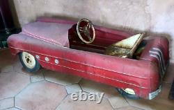 Ancienne voiture à pédale en tôle Fernand ALEXANDRE à restaurer C. 1950