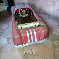 Ancienne voiture à pédale en tôle Fernand ALEXANDRE à restaurer C. 1950