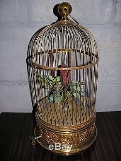 Automate cage à oiseaux siffleur en métal doré de la maison Bontems 3 oiseaux