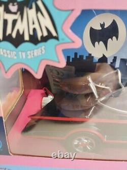 BATMOBILE Batman Classic TV Series 1966 Avec Batman & Robin Funko