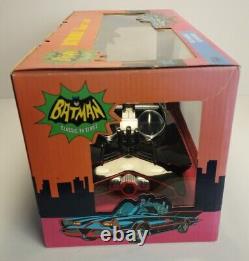 BATMOBILE Batman Classic TV Series 1966 Avec Batman & Robin Funko