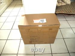 BEAU GARAGE 54 X 29,5 CM, 2 MOTEURS + éclairage frontal NIL 1970