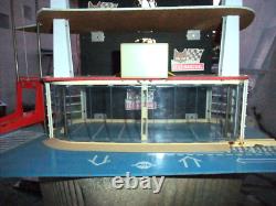 BEAU GARAGE 54 X 29,5 CM, 2 MOTEURS + éclairage frontal NIL 1970