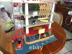 BEAU GARAGE 54 X 29,5 CM, 2 MOTEURS + éclairage frontal NIL 1970