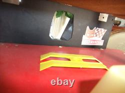 BEAU GARAGE 54 X 29,5 CM, 2 MOTEURS + éclairage frontal NIL 1970