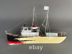 Bateau En Tôle Peinte, Jouet Ancien, Maquette, Art Populaire, Début XXe