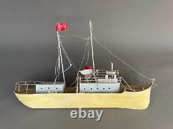 Bateau En Tôle Peinte, Jouet Ancien, Maquette, Art Populaire, Début XXe