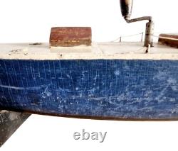 Bâteau navire de bassin 67 cm, mécanique, dans son coffret années 30