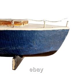 Bâteau navire de bassin 67 cm, mécanique, dans son coffret années 30