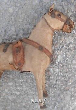 Calèche miniature avec cheval papier mâché circa fin XIXème sortie grenier