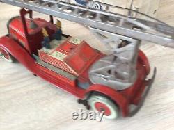Camion De Pompier Mécanique En Tôle Avec Sa Boite