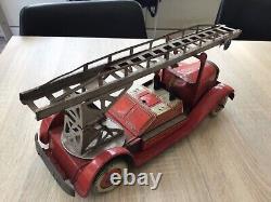 Camion De Pompier Mécanique En Tôle Avec Sa Boite