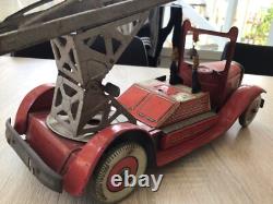 Camion De Pompier Mécanique En Tôle Avec Sa Boite
