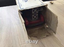 Camion De Pompier Mécanique En Tôle Avec Sa Boite