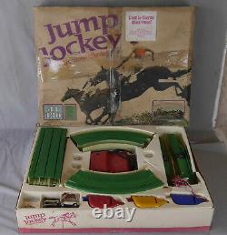 Circuit jouet chevaux electriques vintage Jump Jockey JJ130