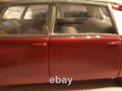 Citroën DS19 Gégé téléguidée avec boite Grand prix du jouet