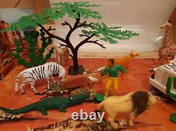 Coffret Safari Jeep + animaux sauvages en plastique COFALU (années 1960)