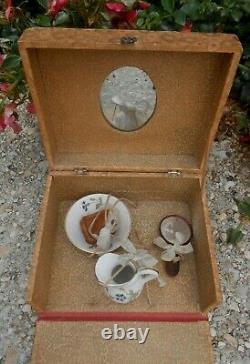 Coffret Toilette accessoires miniatures poupée C & D Paris Dépose circa 1900
