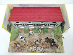 Diorama Poney Club (décor avec figurines Britains en plastique)