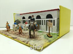 Diorama Poney Club (décor avec figurines Britains en plastique)