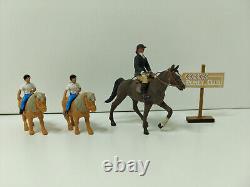 Diorama Poney Club (décor avec figurines Britains en plastique)