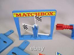 Dv10174 Matchbox Superfast Track 400 Double Loop Racing Set