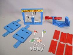 Dv10174 Matchbox Superfast Track 400 Double Loop Racing Set