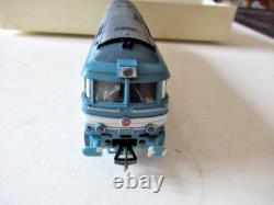 FLEICHMANN Ref 4280 LOCOMOTIVE DIESEL 68001 SNCF HO + BOITE